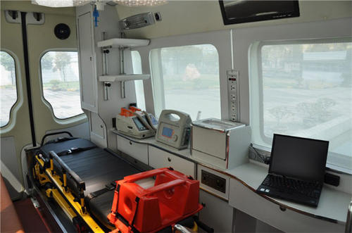 宽城救护车内部